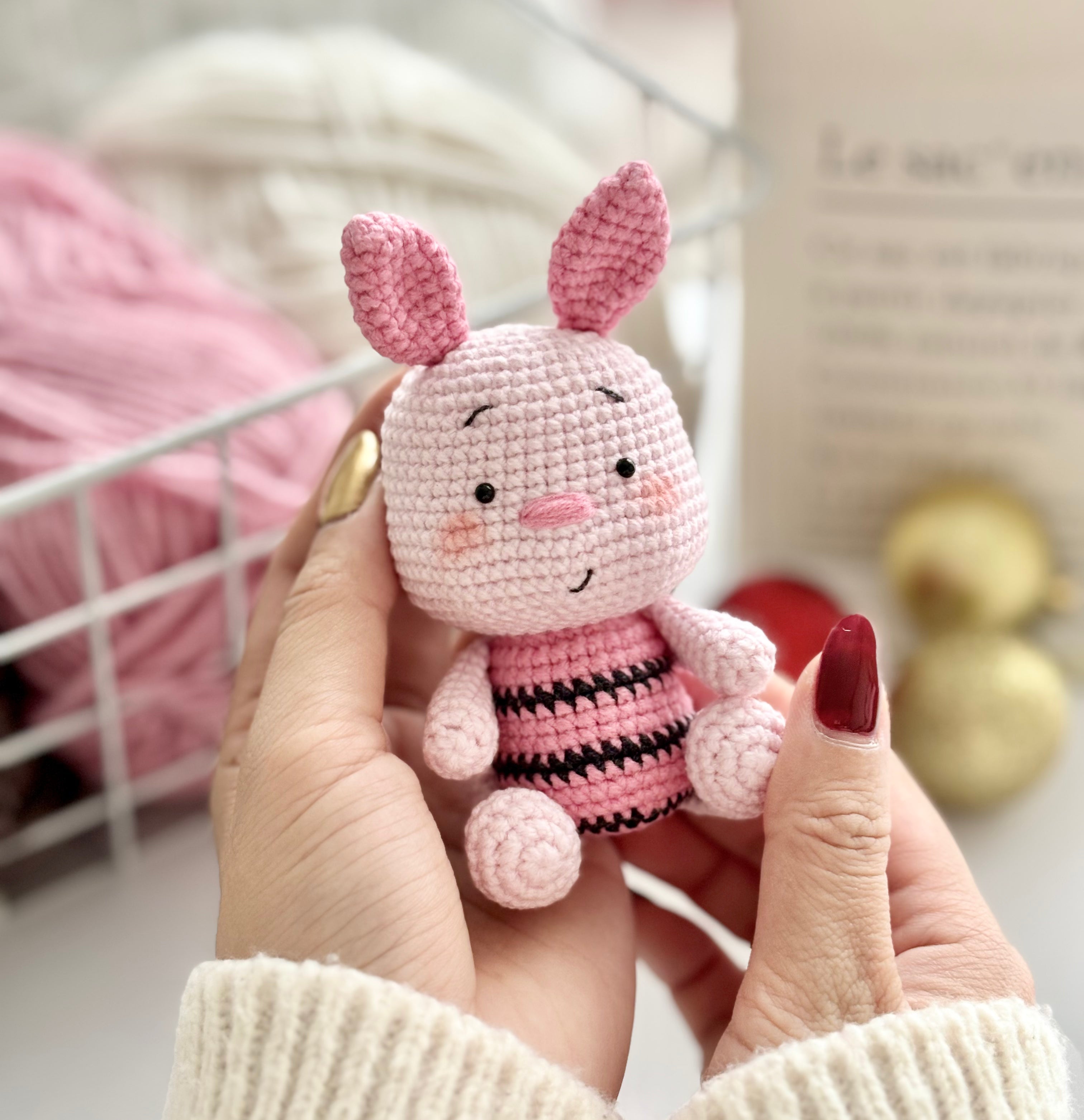 Sitting Pigglet Crochet Pattern